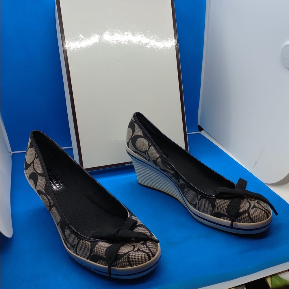 Coach Women's Diaz Classic Print Bow Wedge Heels Shoes 6B Black - Picture 2 of 7